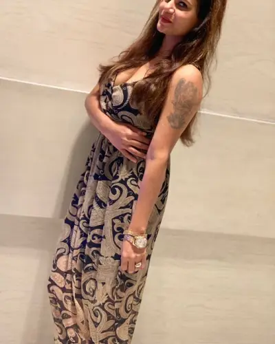 Bamangola Escort